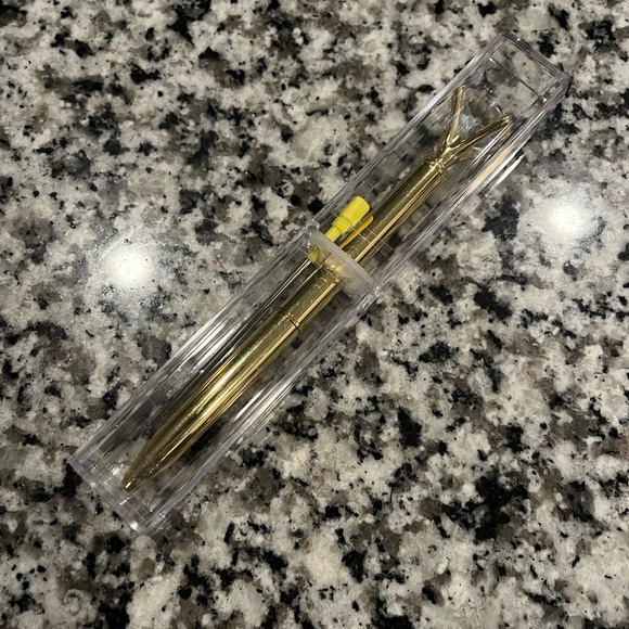 Wedding Planner and Pen Bundle - NWT - Picture 4 of 13